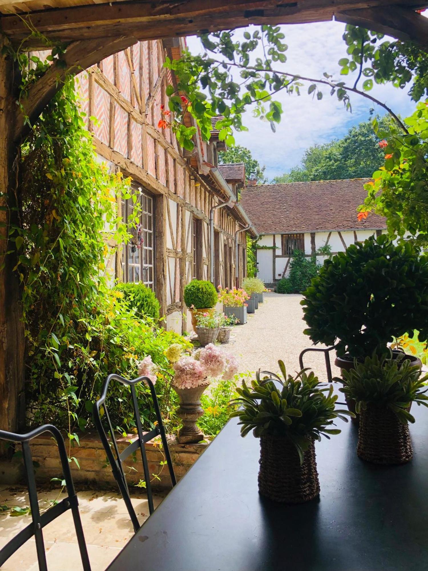 Le Pigeonnier De La Farge (Adults Only) Bed & Breakfast Chaumont-sur-Tharonne Exterior photo